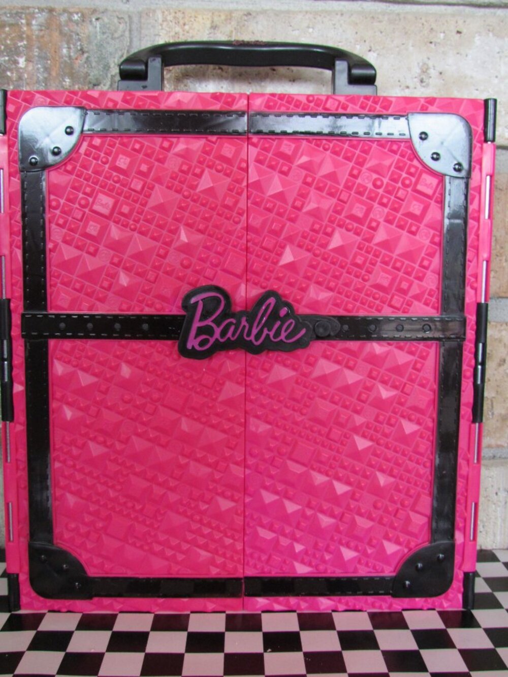 BARBIE CLOTHES CARRYING CASE, CUTE CLOSET INSIDE